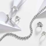 Diamond-Set: Necklace and Ear Jewellery - photo 8
