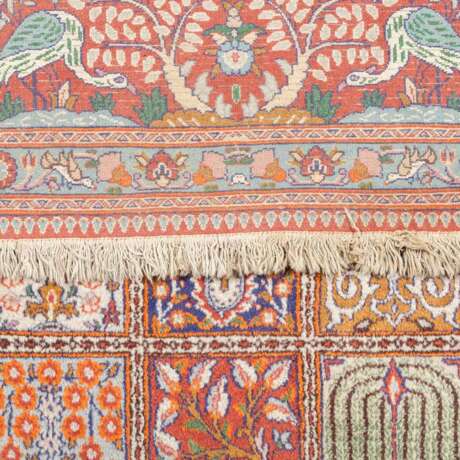 Orientteppich. 20. Jahrhundert, ca. 237x193 cm. - photo 3