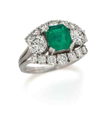 Emerald-Diamond-Ring - фото 1