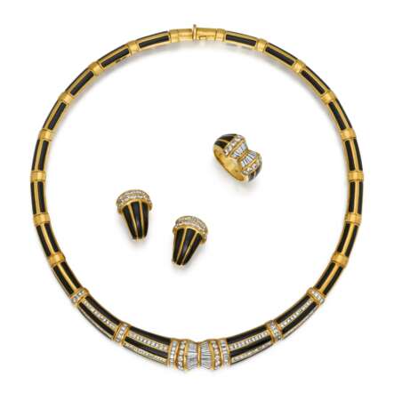 Enamel-Diamond-Set: Necklace, Ring and Ear Studs - photo 1