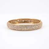 Van Cleef & Arpels. Crowned-Diamond-Bangle - photo 3