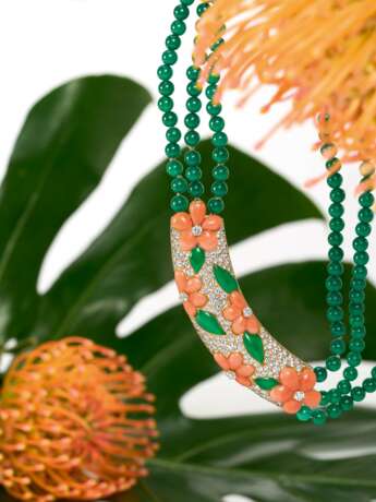 Van Cleef & Arpels. Chrysoprase-Coral-Diamond-Necklace - фото 5