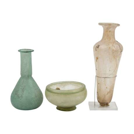 3 antike römische Glasgefäße, östl. Mittelmeerraum 1.-3. Jahrhundertn.Chr. - - Foto 1