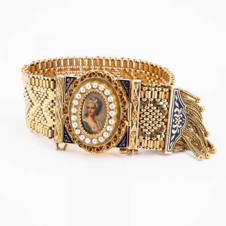 Historic Ladies' Wrist Watch With Miniature - фото 3
