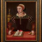 South German School. Portrait of a Lady with Book and Richly Painted Lid Vase - photo 2