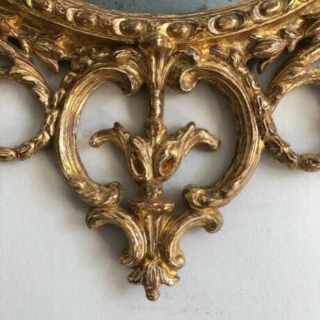 Un &eacute;l&eacute;gant trumeau ovale en bois dor&eacute; et pierre en carton de George III fin du 18e si&egrave;cle Dorure Rococo 119 - photo 4