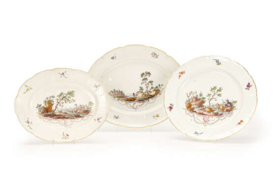 Ludwigsburg 2 plates and 1 platter - photo 1
