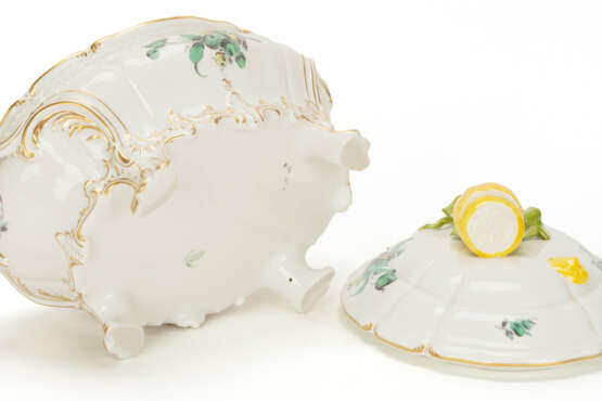 Nymphenburg tureen with lemon finial - photo 3