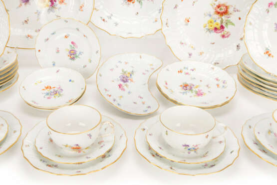 Meissen service pieces 'Neubrandenstein with flowers and insects' - фото 2