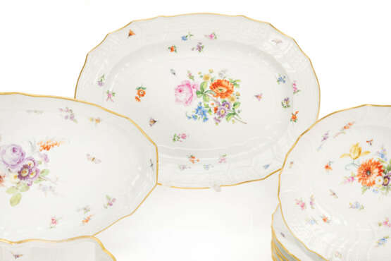 Meissen service pieces 'Neubrandenstein with flowers and insects' - photo 6