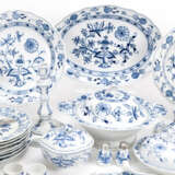 Meissen dinner service 'Onion pattern' - photo 3