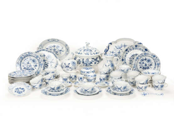 Meissen coffee and tea service 'Onion pattern' - фото 1