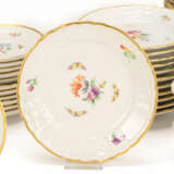 KPM dinner service with floral and insect decoration - photo 4