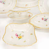 KPM dinner service with floral and insect decoration - photo 7