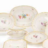 KPM dinner service with floral and insect decoration - photo 8