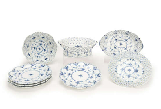 Royal Copenhagen 'Musselmalet' bowls and plates - фото 1