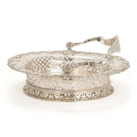 George II silver basket with handle - photo 1