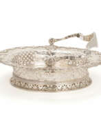 Silverware. George II silver basket with handle