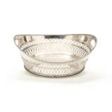 Silver basket with pearl frieze rim - фото 1