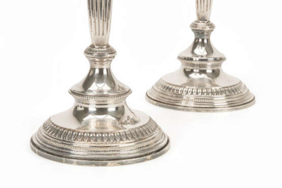 A pair of silver girandoles in the classicist style - фото 4