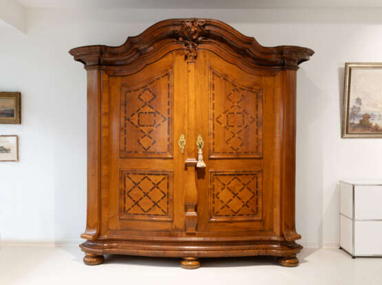 Large baroque cabinet - photo 1