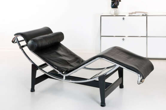 Cassina chaise longue 'LC4', design by Le Corbusier - photo 1