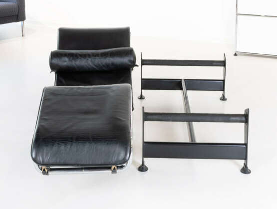 Cassina chaise longue 'LC4', design by Le Corbusier - photo 4