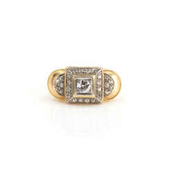 Art deco ring with diamond setting