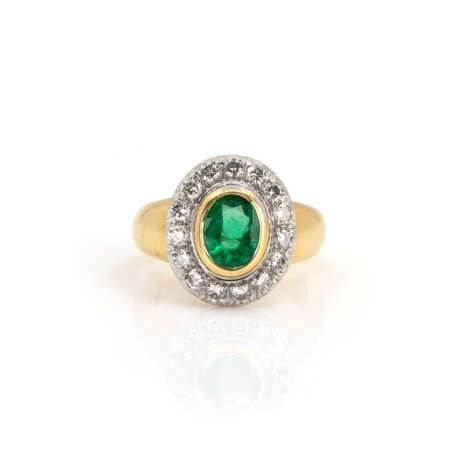 Ring mit Smaragd-Diamantbesatz - Foto 1