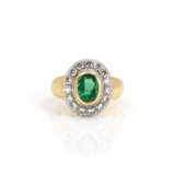 Ring with emerald diamond setting - photo 1
