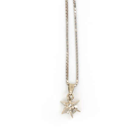 Necklace with solitaire pendant - photo 3