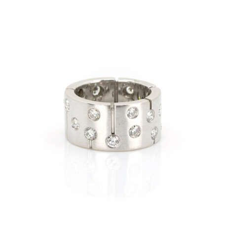 Ring 'Stardust' with diamond setting - photo 1