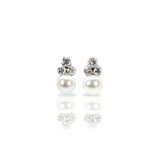 Pair of stud earrings with pearl-diamond setting - photo 1