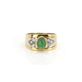 Set of ear studs and ring with emerald setting - photo 2