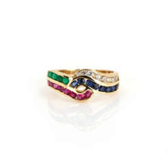 Ring with gemstone-diamond setting