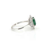 Entouragering mit Smaragd-Diamantbesatz<br>Entourage ring with emerald diamond setting - Foto 2