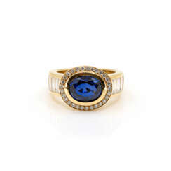 Ring mit Saphir-Diamantbesatz<br>Ring with sapphire diamond setting