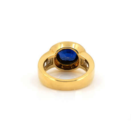 Ring mit Saphir-Diamantbesatz<br>Ring with sapphire diamond setting - photo 6
