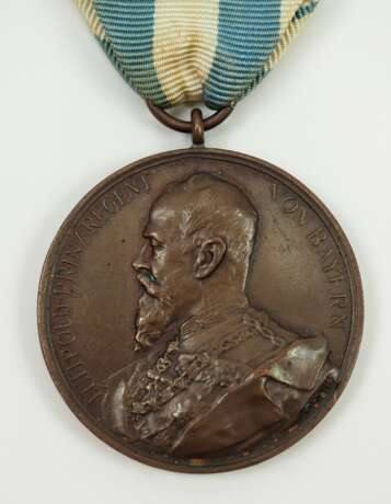 Bayern: Bronzene Inhaber-Jubiläumsmedaille an das K.u.K. Corps-Art. Regiment Nr. 10 (1904). - photo 1