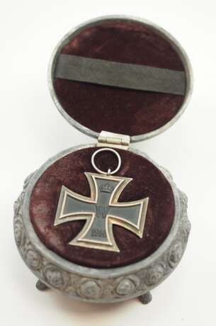 Preussen: Eisernes Kreuz, 1914, 1. und 2. Klasse, im Schmucketui. - Foto 1