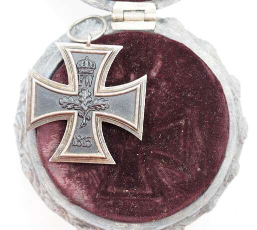 Preussen: Eisernes Kreuz, 1914, 1. und 2. Klasse, im Schmucketui. - Foto 5