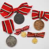 Preussen: Rot Kreuz Medaille, 3. Klasse - 3 Exemplare, mit Miniatur. - photo 1