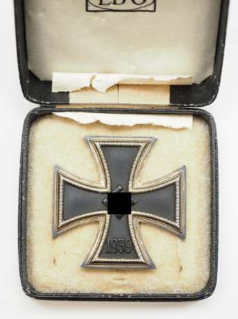 Eisernes Kreuz, 1939, 1. Klasse, im LDO-Etui. - photo 2