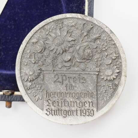 Reichsnährstand: Medaille 2. Preis für hervorragende Leistungen, Stuttgart 1939, auf der Reichsausstellung des deutschen Gartenbaues, im Etui. - фото 2