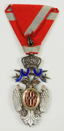 Serbien: Orden des Weißen Adler, 2. Modell (1903-1941), 5. Klasse mit Schwertern. - photo 2