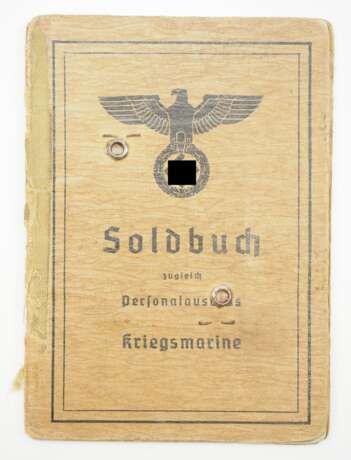 Soldbuch eines Oberleutnant (Ing.) der Kriegsmarine der auf U463 und U858 fuhr. - Foto 3