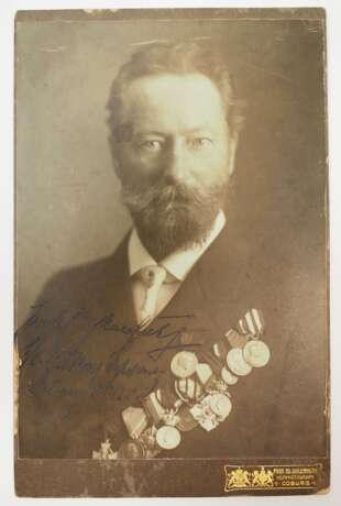 Sachsen-Coburg-Gotha: Brustporträt des Fotografen Professor Eduard Uhlenhuth. - фото 1