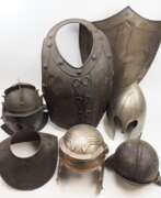 Armour and uniforms. Historismus: Lot Helme.