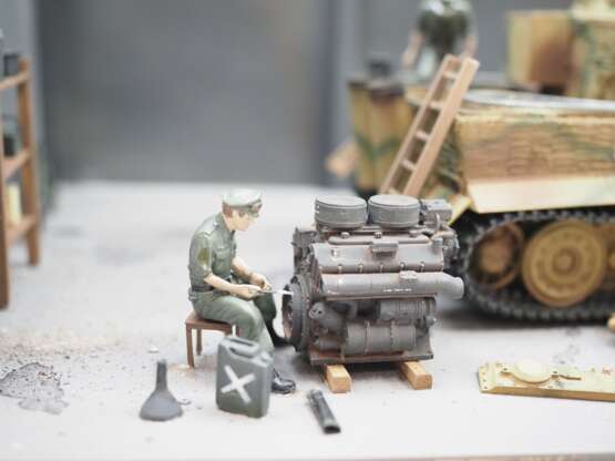 Wehrmacht Diorama einer Panzer Werkstatt. - photo 2