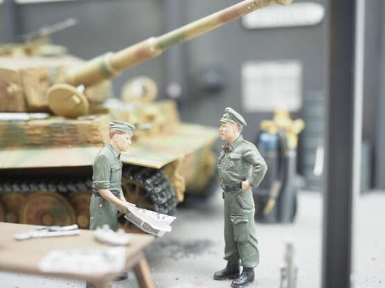 Wehrmacht Diorama einer Panzer Werkstatt. - photo 3